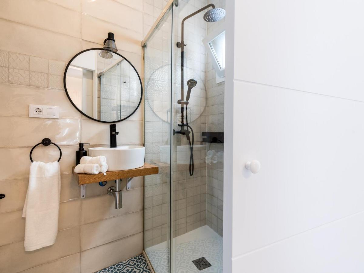 Unique Homes La Juderia Parking & Jacuzzi เซบีญา ภายนอก รูปภาพ