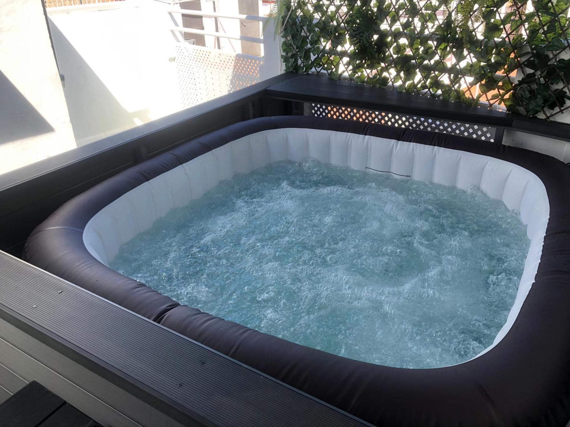 Unique Homes La Juderia Parking & Jacuzzi เซบีญา ภายนอก รูปภาพ